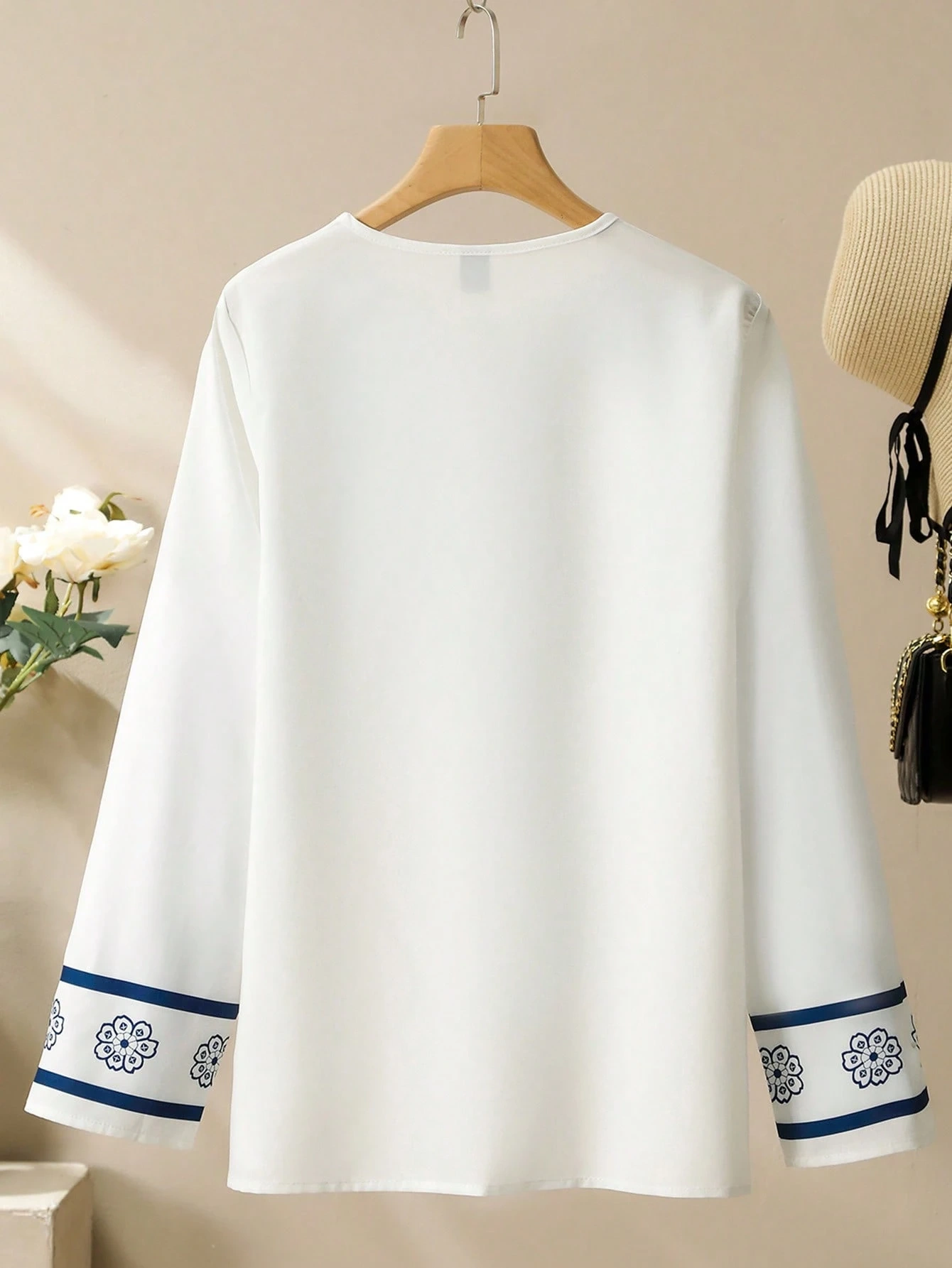 Blusa Floral Azul com Amarração
