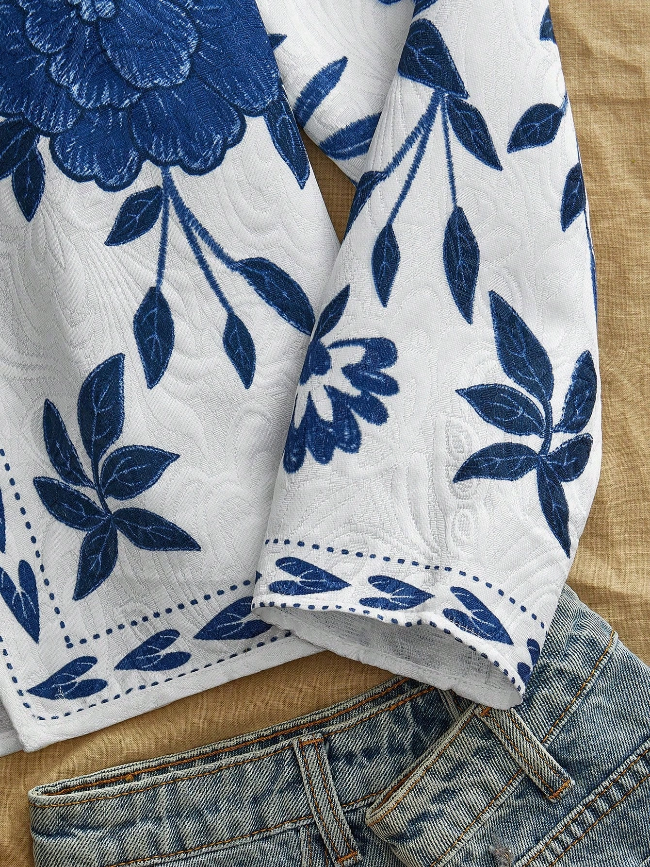 Jaqueta Boho com Bordado Floral