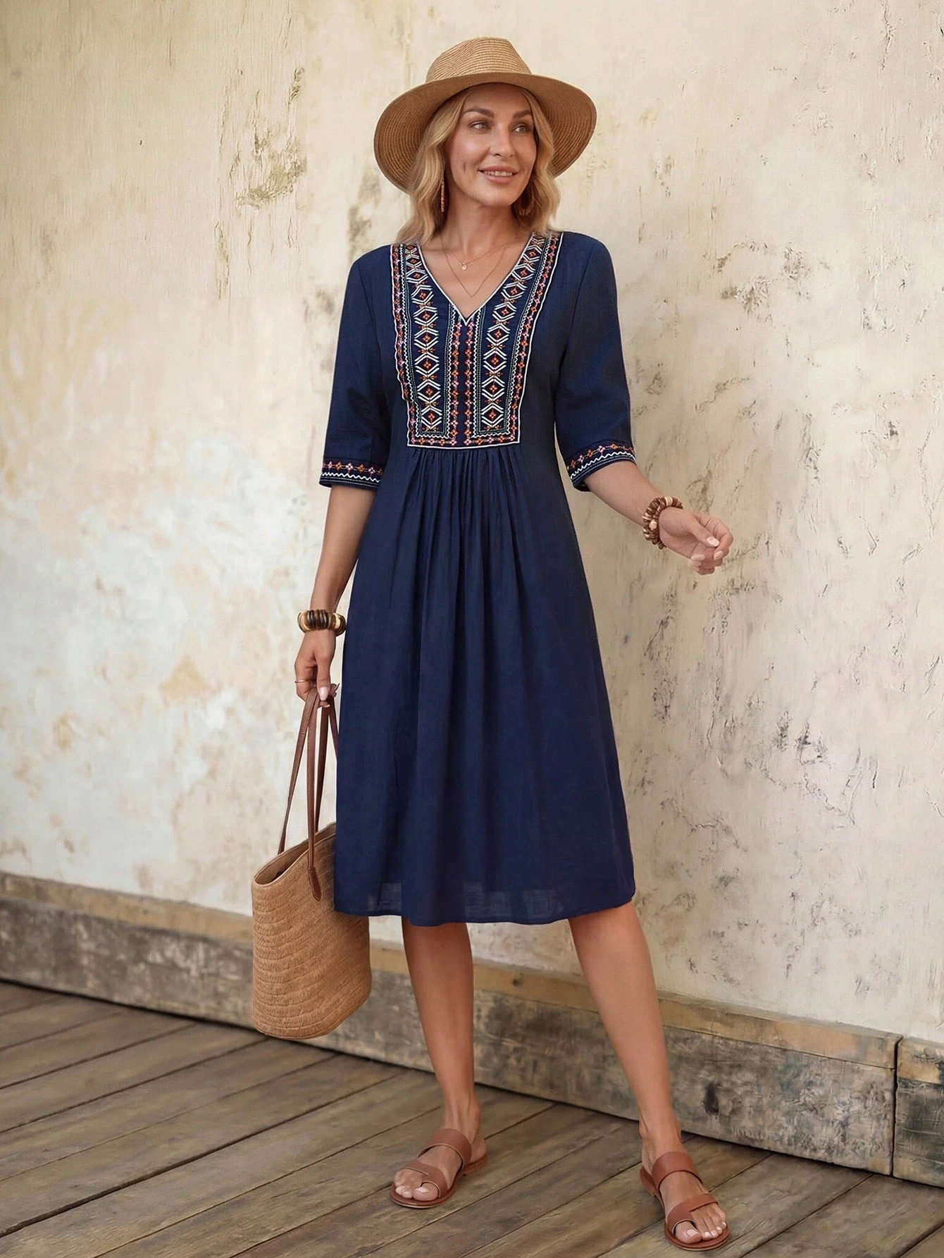 Vestido Midi Boho com Bordado Étnico