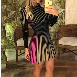 Vestido Curto Manga Longa Listrado