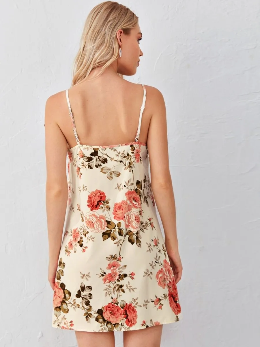 Vestido Curto Bege Floral - Imagem 2