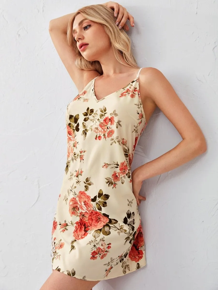 Vestido Curto Bege Floral - Imagem 3