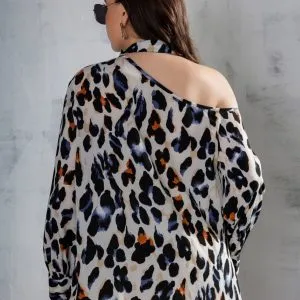 blusa-gola-recortes-plus-size-2