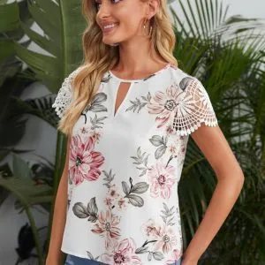 Blusa Floral com Detalhes
