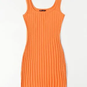 vestido-curto-basico-canelado-38