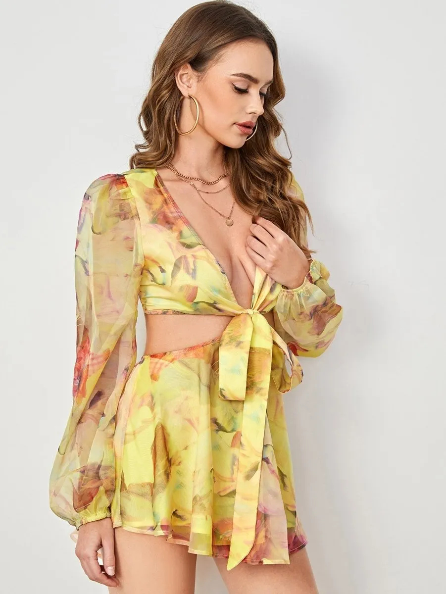 Vestido Curto Recortes Gola V - Imagem 15