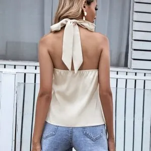 Blusa Frente Única Acetinada com Amarração