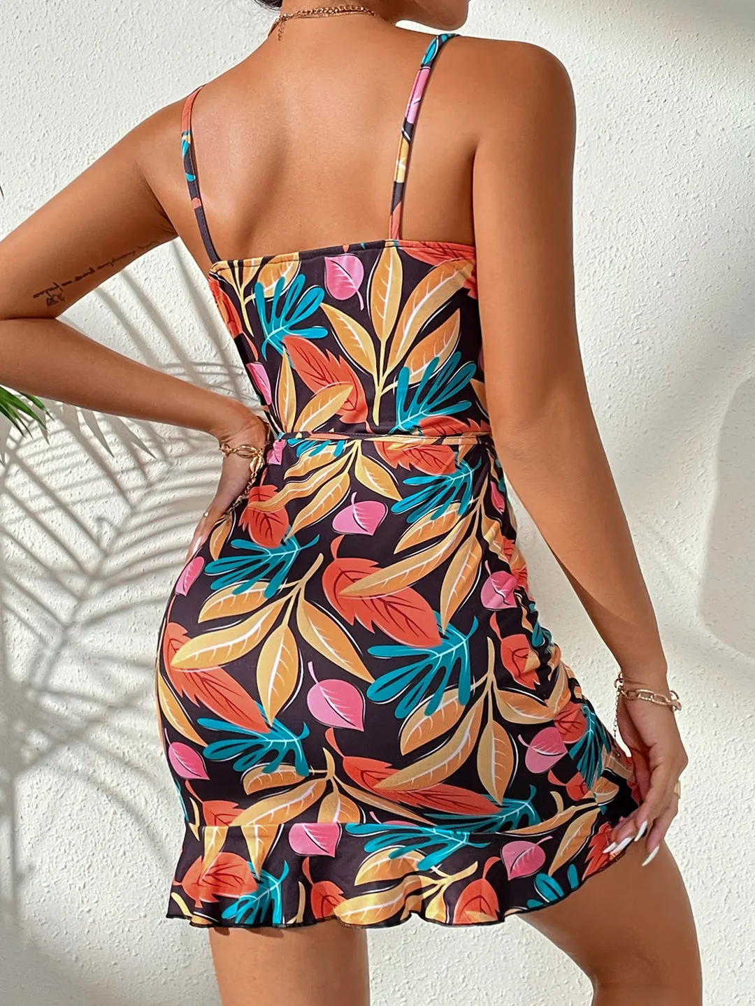 Vestido Curto Tropical Com Babados - Imagem 2