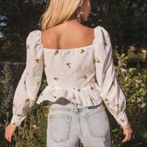 Blusa Branca Girassóis Bordados