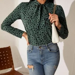 Blusa Elegante Gola Gravata