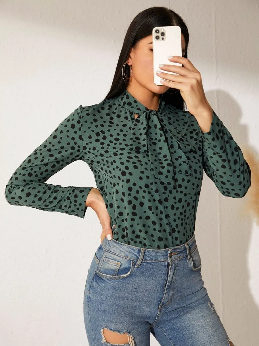 Blusa Elegante Gola Gravata - Imagem 4