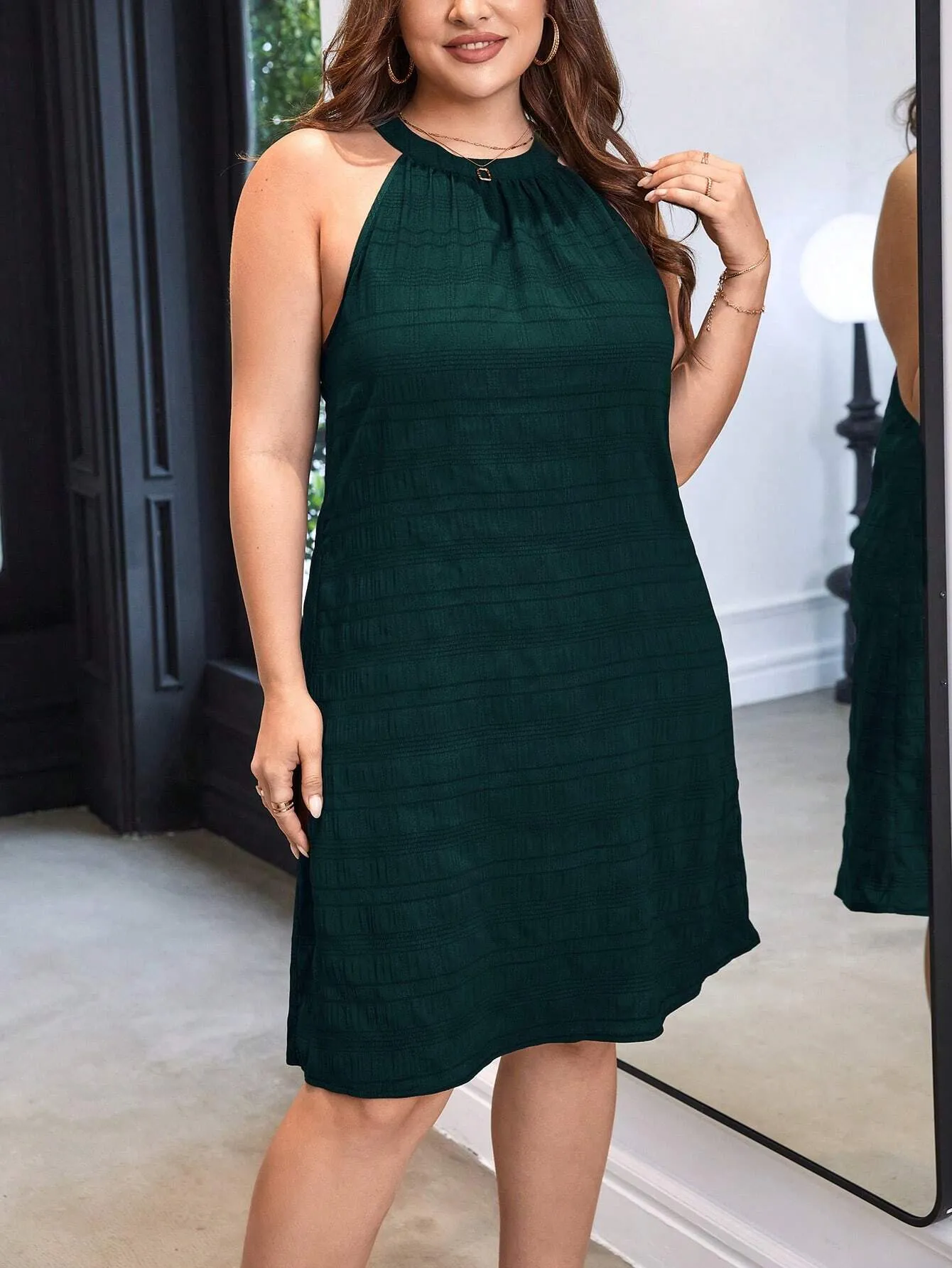 Vestido Elegante Gola Halter Plus Size - Imagem 4