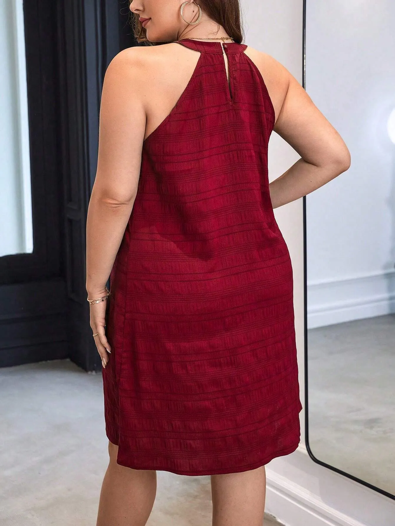 Vestido Elegante Gola Halter Plus Size - Imagem 22